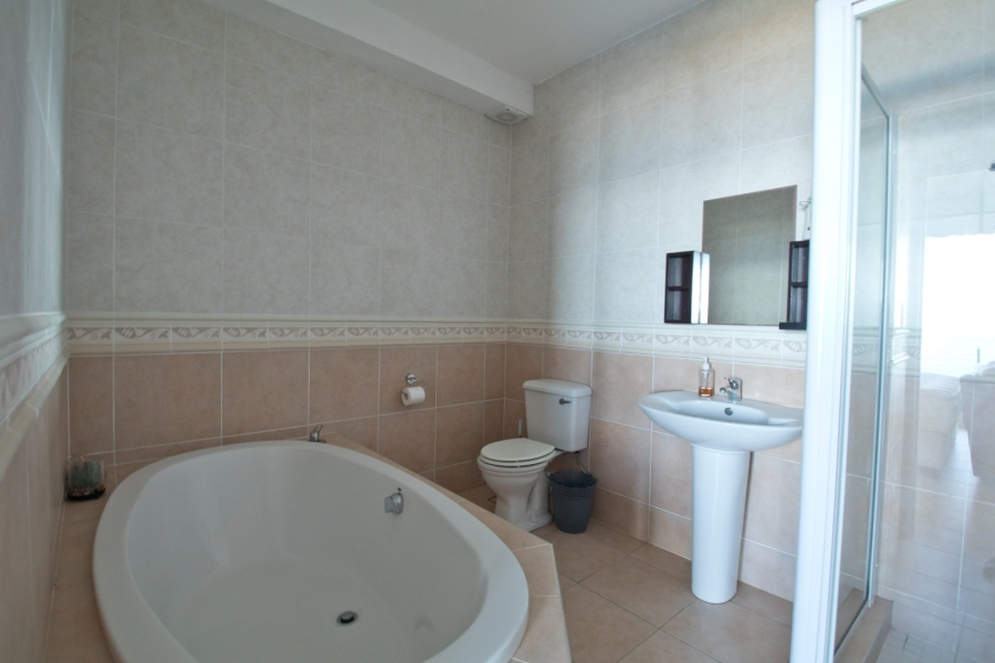 7 Bedroom Property for Sale in Outeniqua Strand Western Cape